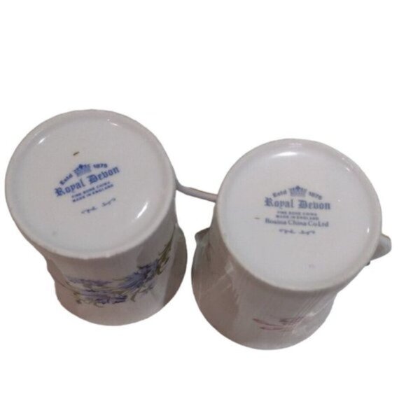 Vintage Royal Devon Bone China Tea Mugs Floral Decorations Ribbed with Gold Rims - Picture 4 of 12